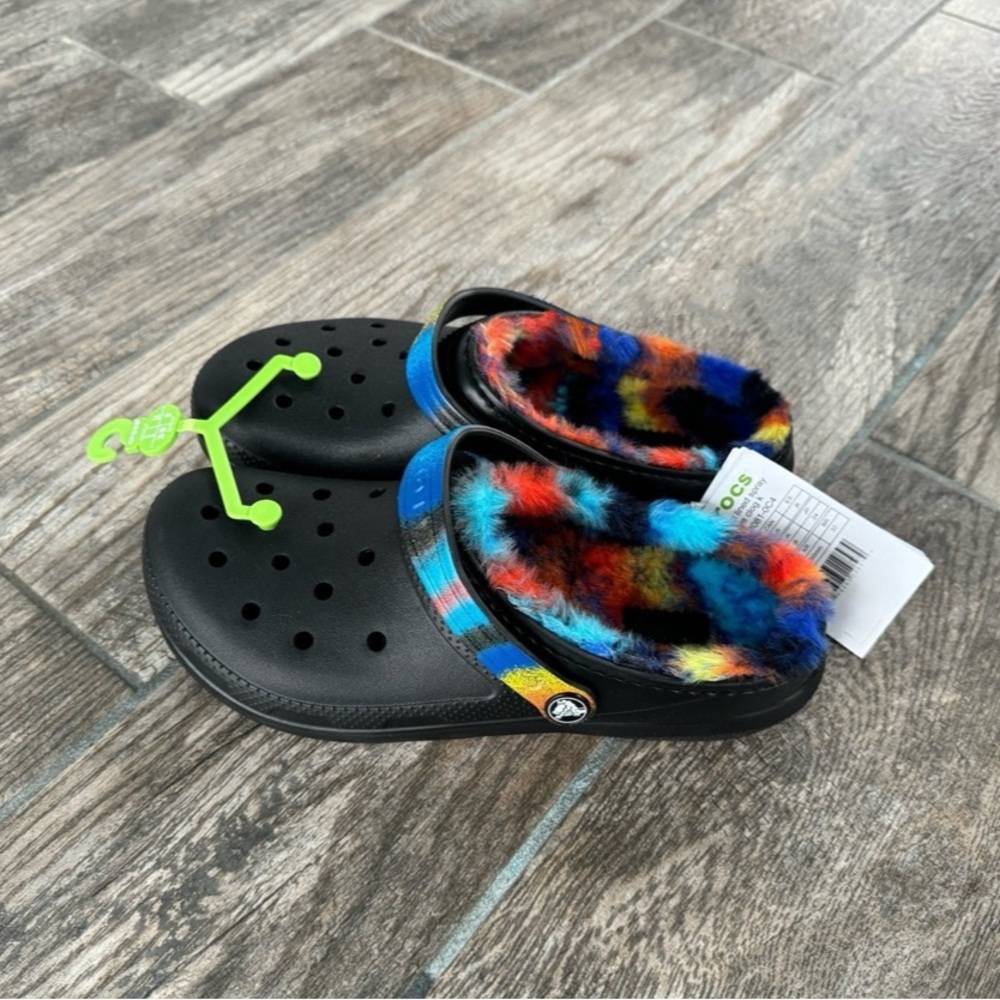 Brand New Crocs Big Kids Classic Lined Clog K5/37-38